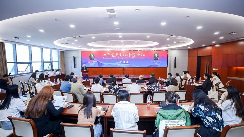 选择加盟品牌时，首先要考察其实力与资质。一个有实力的加盟品牌，通常具备以下条件：